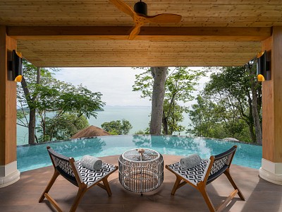 Sinae Premier Pool Suite