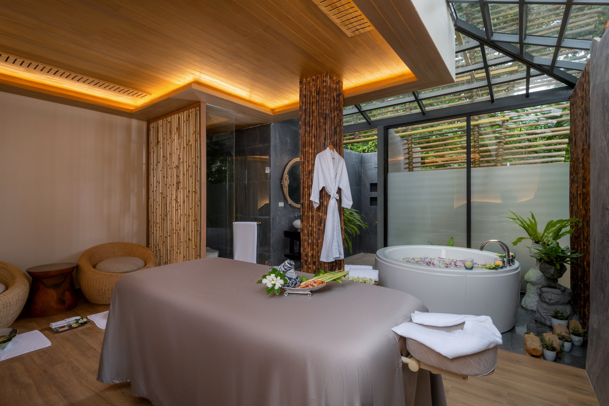 Luxury Hotel Villas in Phuket | Sinae Phuket