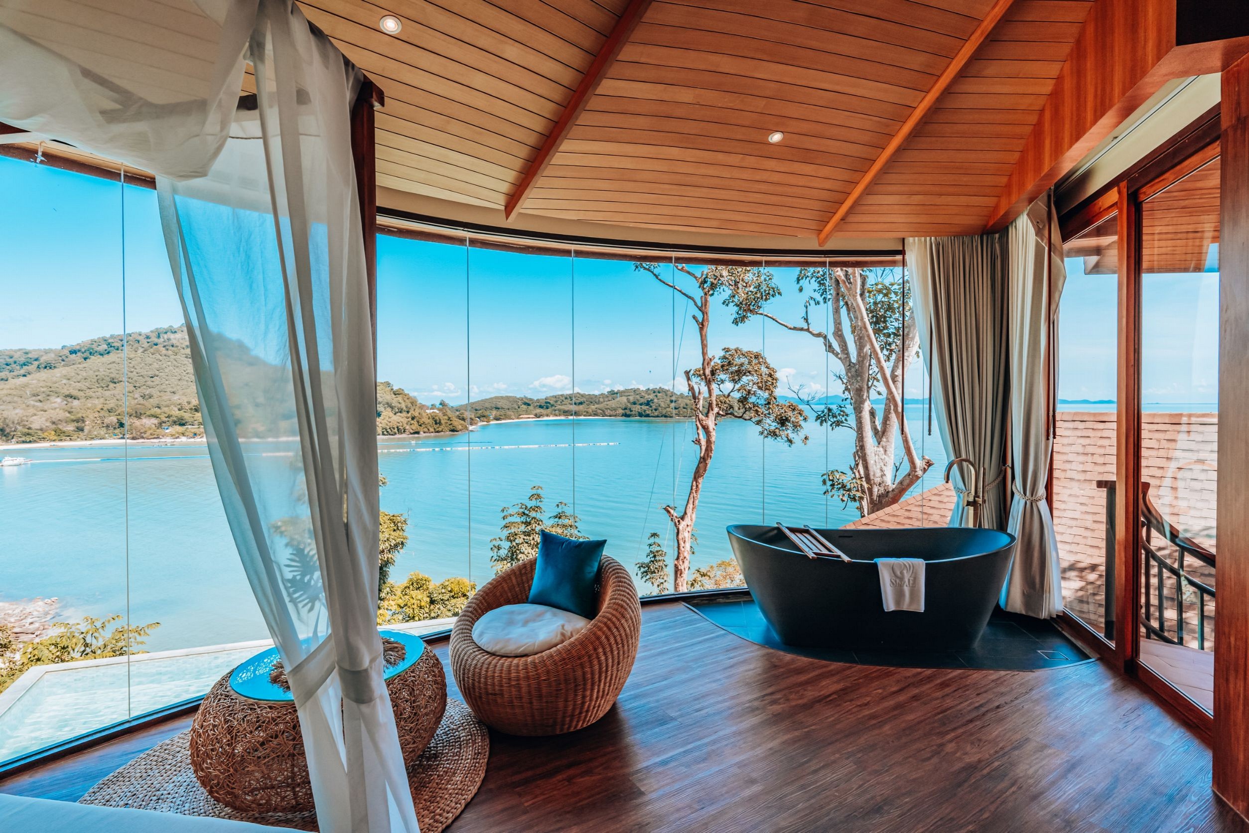 Sinae Phuket Luxury Hotel