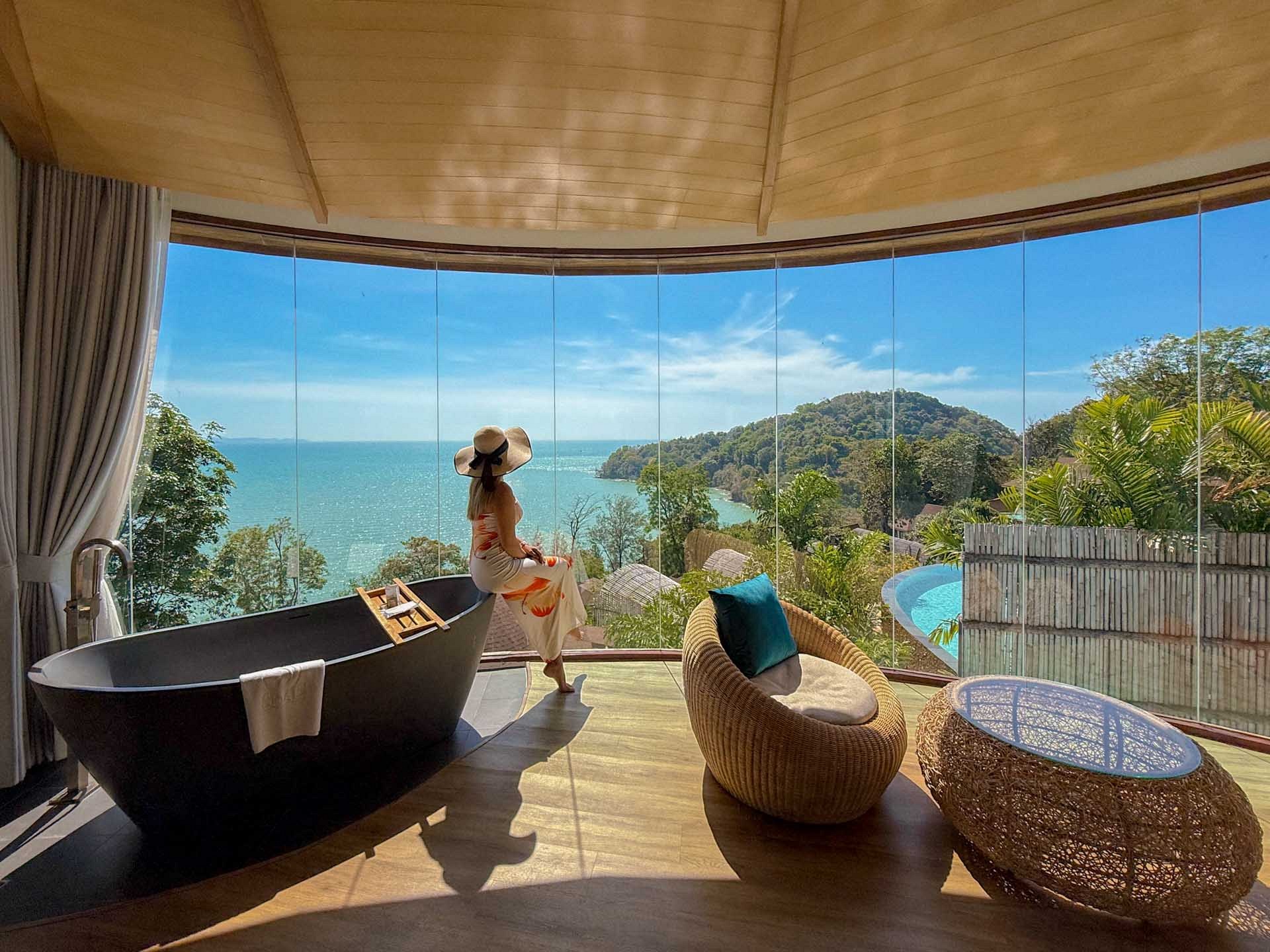 Sinae Phuket Luxury Hotel