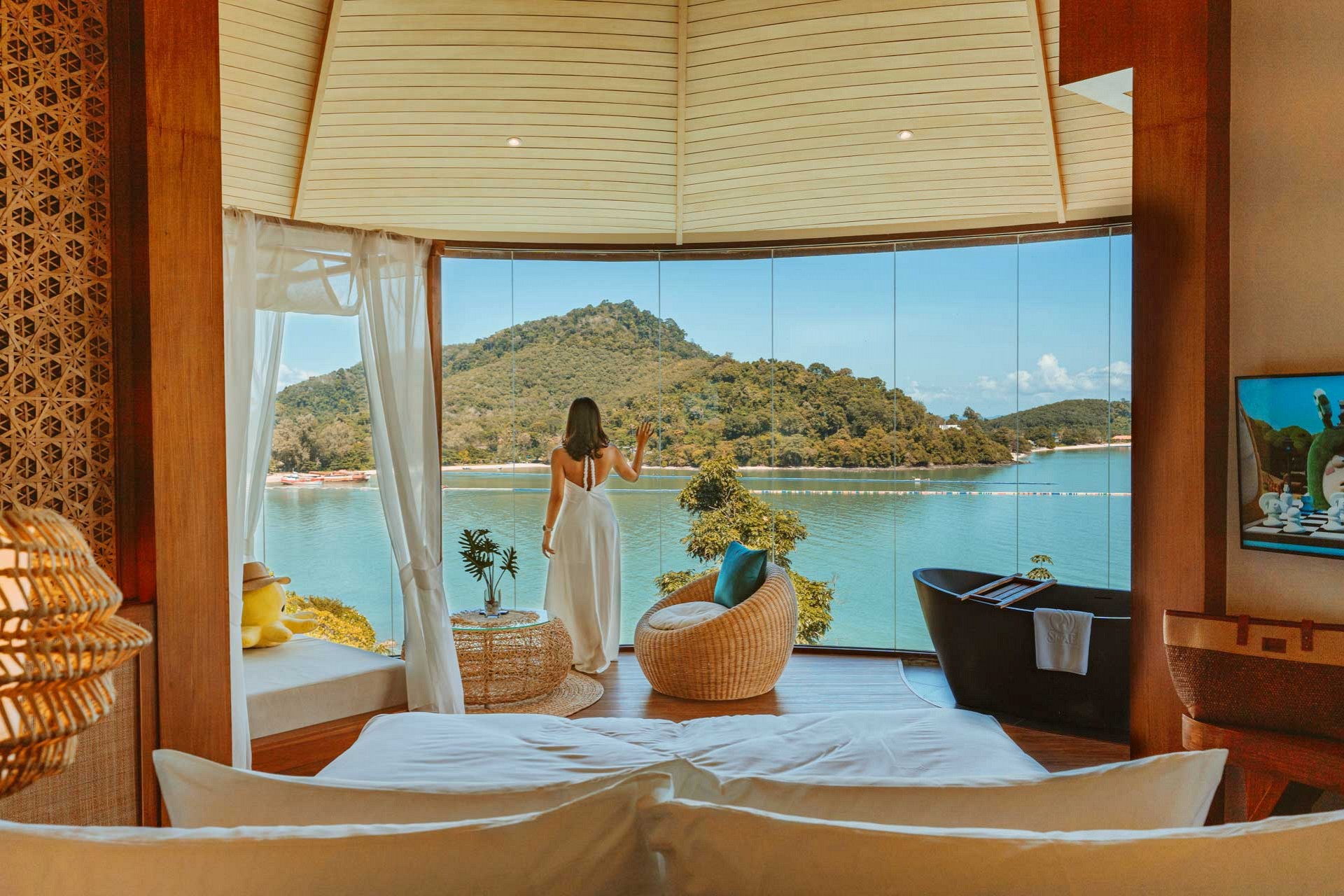 Sinae Phuket Luxury Hotel