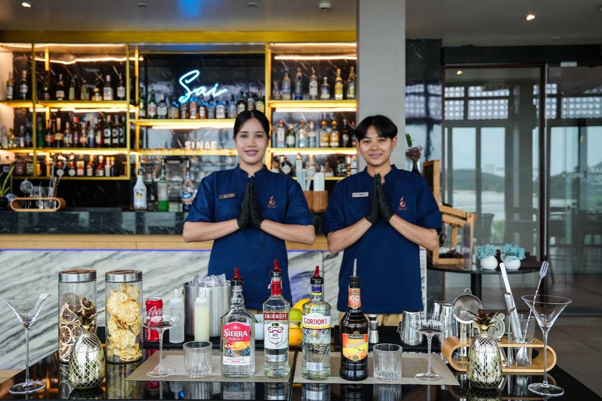 Cocktail Class by Our Mixologist