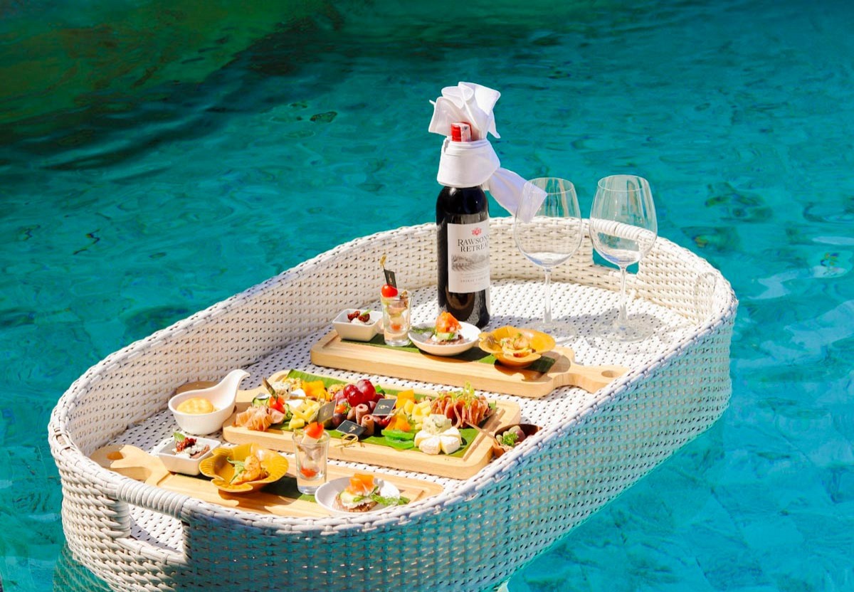 Sinae Phuket Luxury Hotel