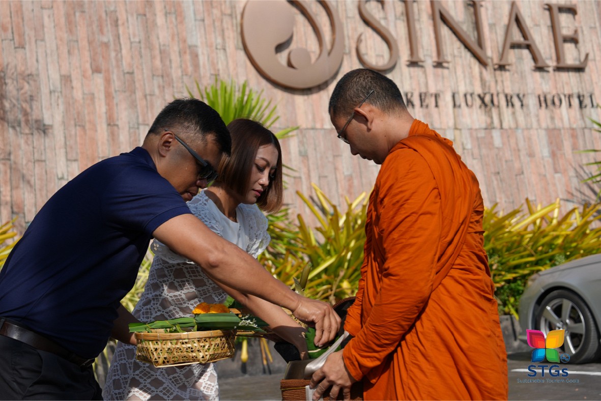 Sinae Phuket Luxury Hotel